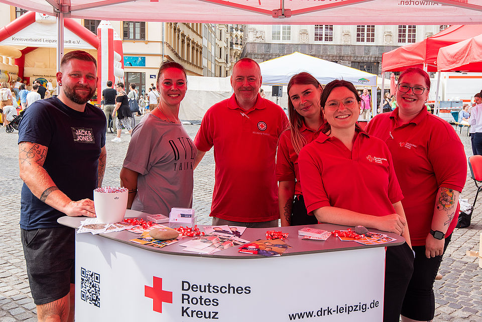 Gruppe von Mitarbeitenden am Stand unseres Kreisverbandes
